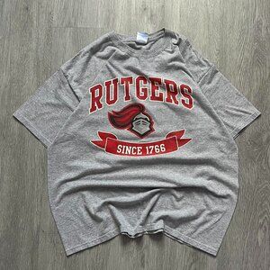 Gildan Men's Grey and Red T-shirt